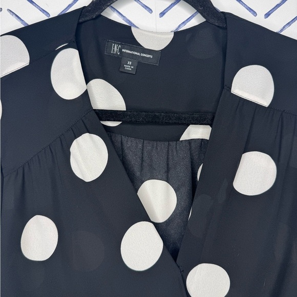 INC Classic Black and white wrap blouse size XS Runs large Loose Fit - Picture 3 of 4